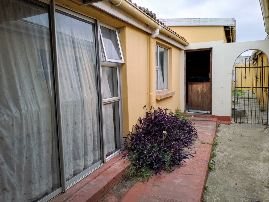 2 Bedroom Property for Sale in New Brighton Eastern Cape
